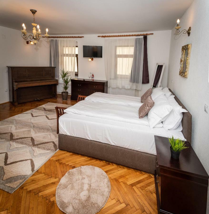 Musik Apartments Old Town 锡比乌 外观 照片