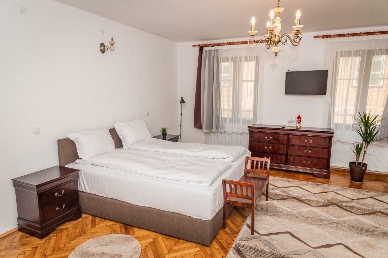 Musik Apartments Old Town 锡比乌 外观 照片